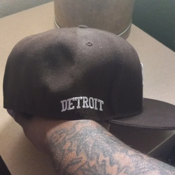 Detroit hat - Picture 3 of 3